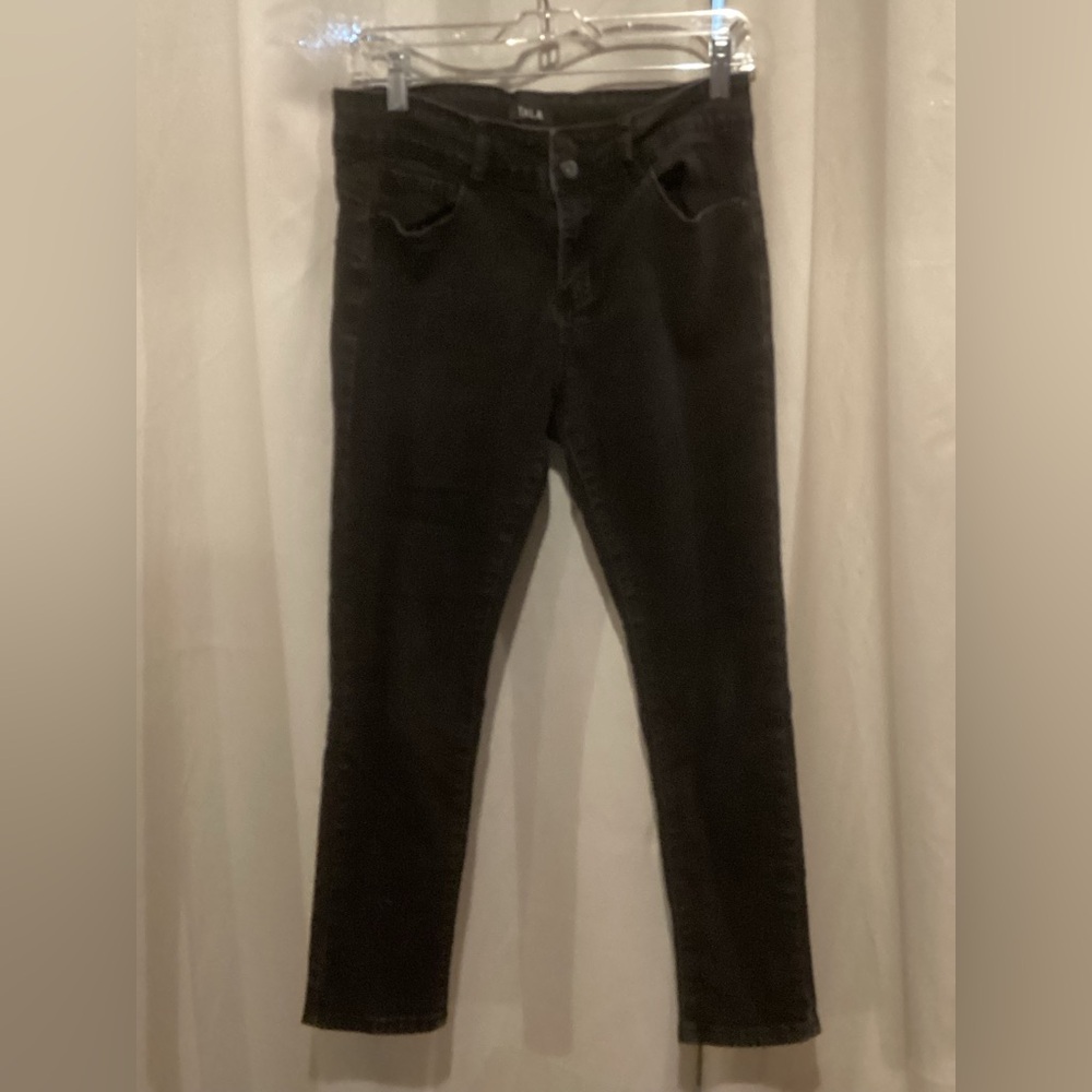 Sleek Black Skinny Jeans for Women